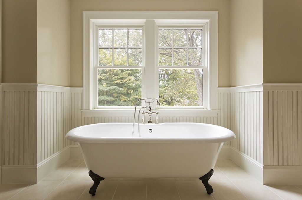 What Is Solid Surface Bathtub Pros, What Is The Best Material For An Alcove Bathtub